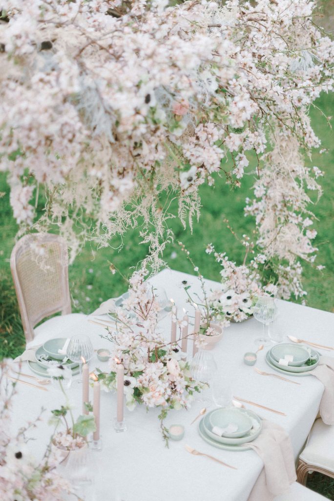 spring-almond-editorial-vickygalata-weddings-lesanagnou-photography